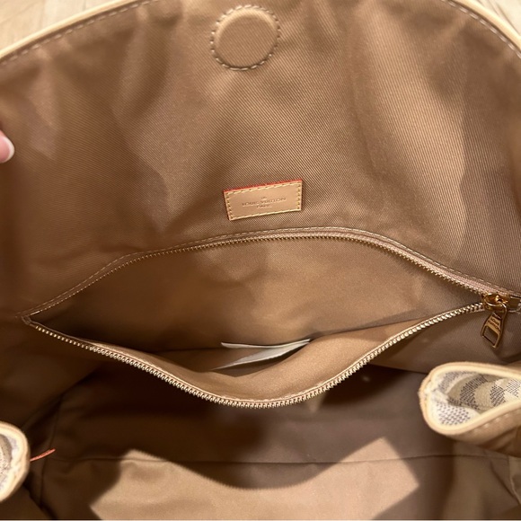 Excellent Condition!  Louis Vuitton Graceful in Damier Azur pattern. - Picture 8 of 15